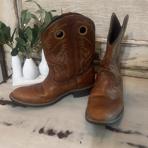 Ariat Boots 🥾 U.S. 4 - Picture 6 of 13